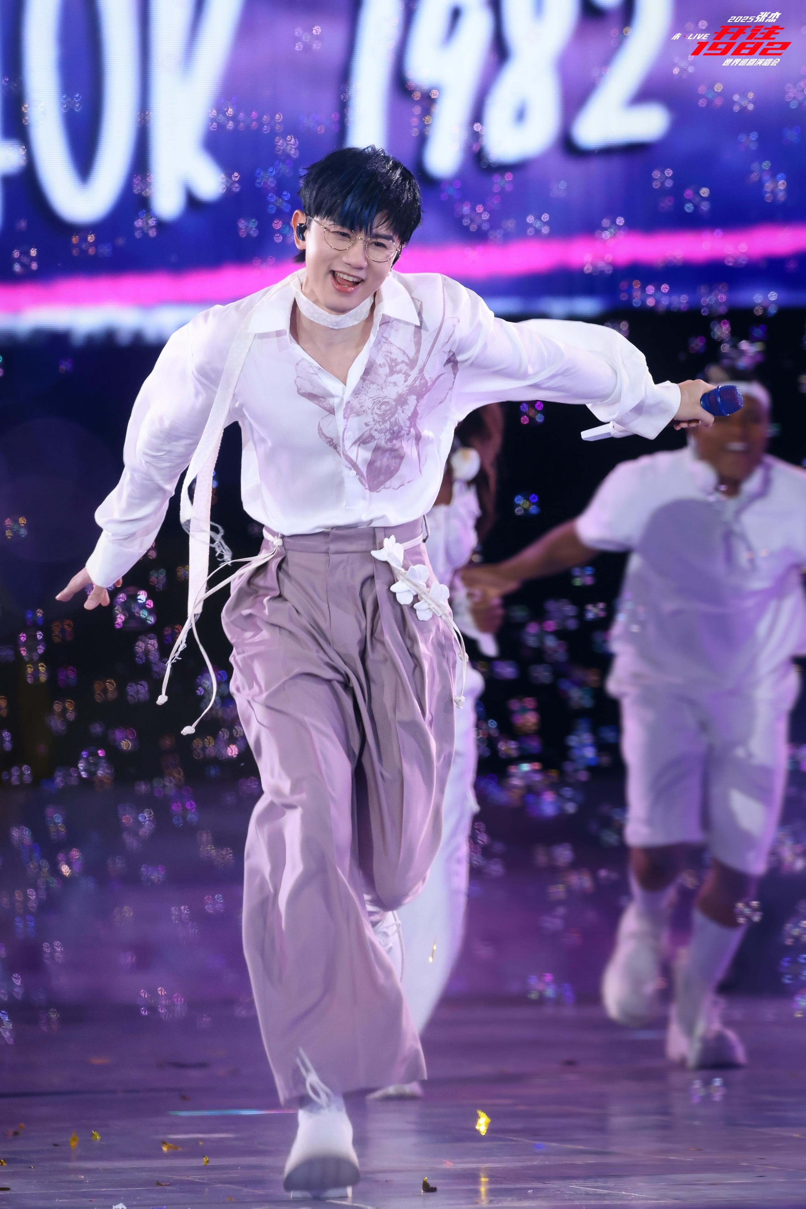 2026 张杰 JASON ZHANG FUTURE·LIVE 「LEAVE FOR 1982」WORLD TOUR