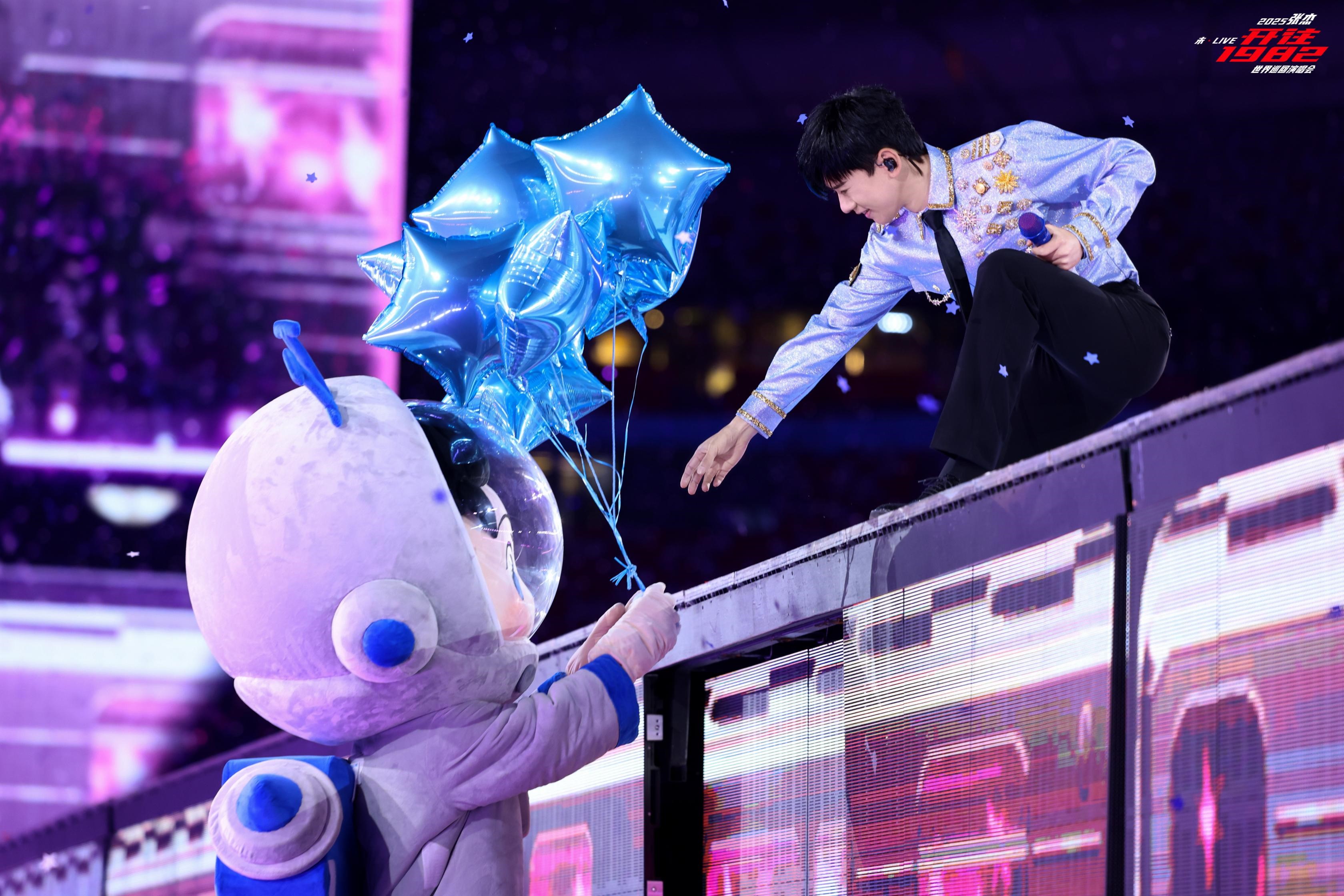2026 张杰 JASON ZHANG FUTURE·LIVE 「LEAVE FOR 1982」WORLD TOUR